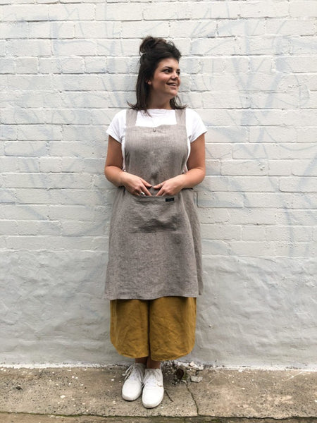 Tessuti Apron Sewing Pattern by Tessuti Fabrics - Needle Sharp