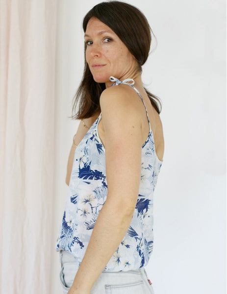 Crepescule Top Sewing Pattern by Atelier ScŠmmit
