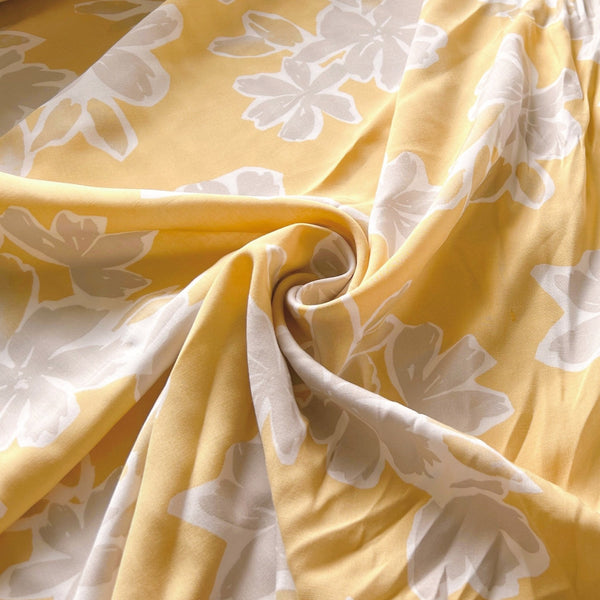 Remnant - Buttercup Daisy Print Rayon Poplin - 1.07 yd - Needle Sharp